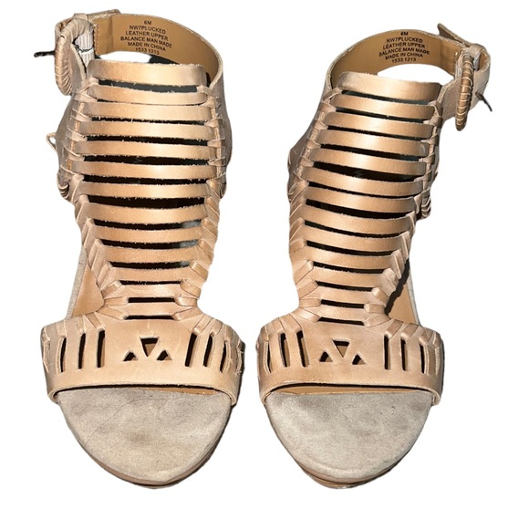 Nine West Shoes - Nine West Size 6. Tan leather upper.